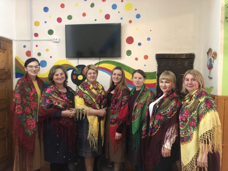 Всесвітній день української хустки